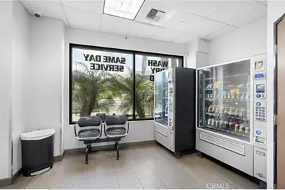 6914 Foothill Boulevard, Tujunga, CA 91042 - Photo 8