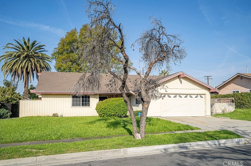 762 N Mulberry Ave, Rialto, CA 92376
