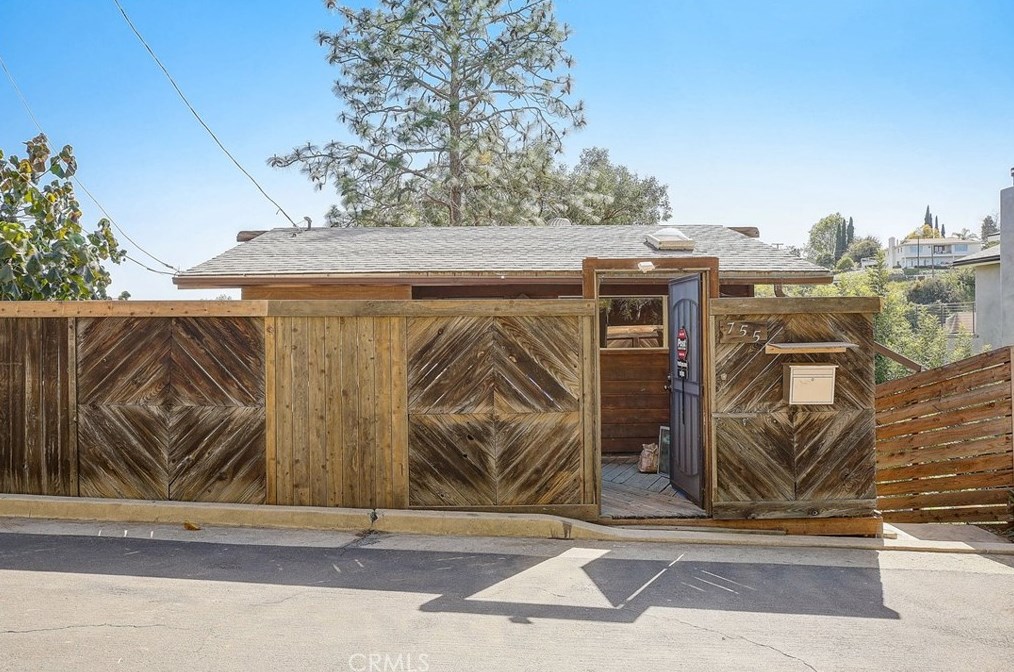 755 Crane Blvd, Los Angeles CA  90065-4038 exterior