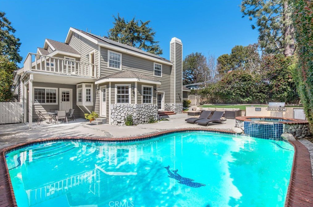 2354 Mountain Ave, Glendale, CA 91214-3134