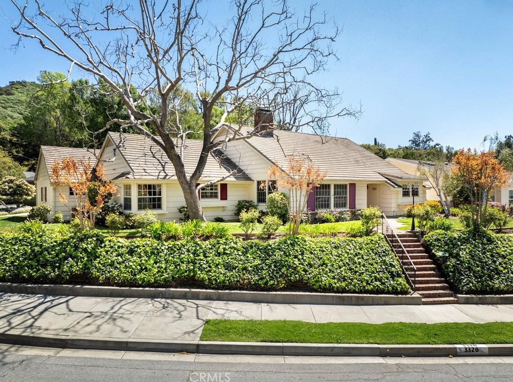 3320 Vickers Dr, Glendale, CA 91208-1606