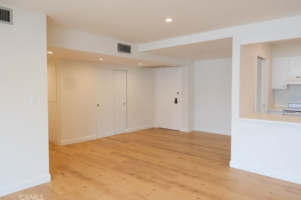 333 N Louise St #12, Glendale, CA 91206