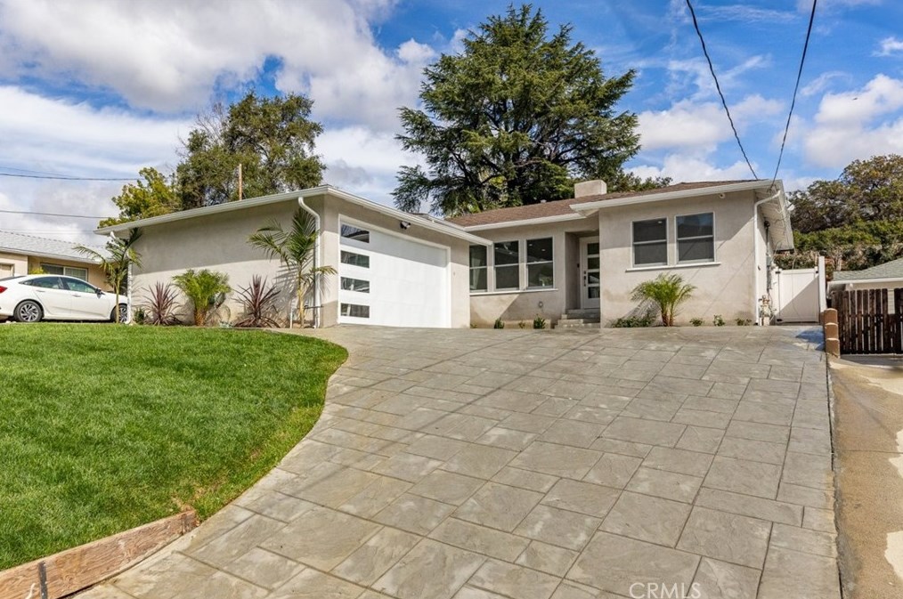 3849 Mayfield Ave, Glendale CA  91214-2312 exterior