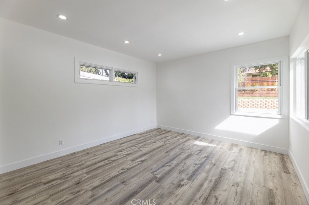 3849 Mayfield Ave, Glendale CA  91214-2312 exterior