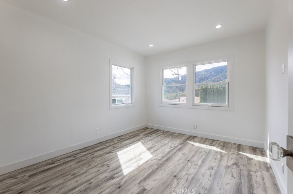 3849 Mayfield Ave, Glendale CA  91214-2312 exterior