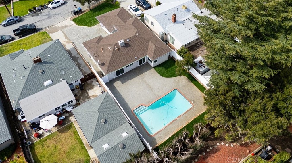 3849 Mayfield Ave, Glendale CA  91214-2312 exterior