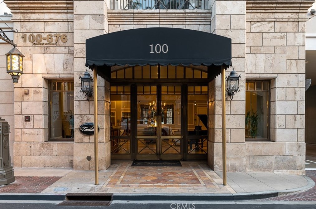 670 Caruso Ave, Glendale CA  91210-1519 exterior