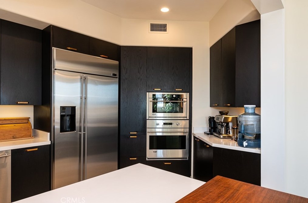 670 Caruso Ave, Glendale CA  91210-1519 exterior