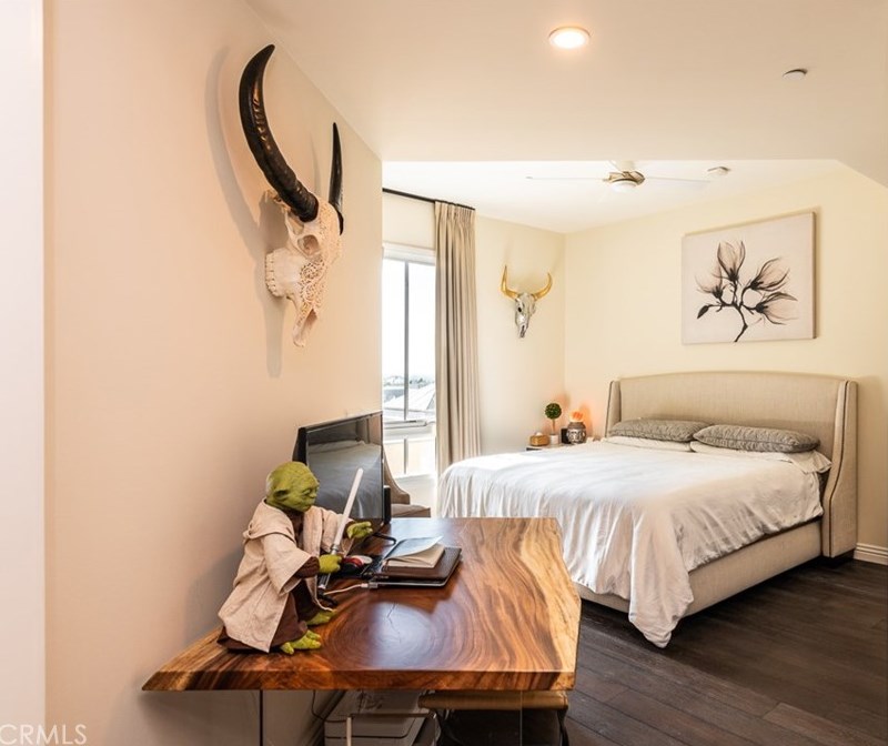 670 Caruso Ave, Glendale CA  91210-1519 exterior