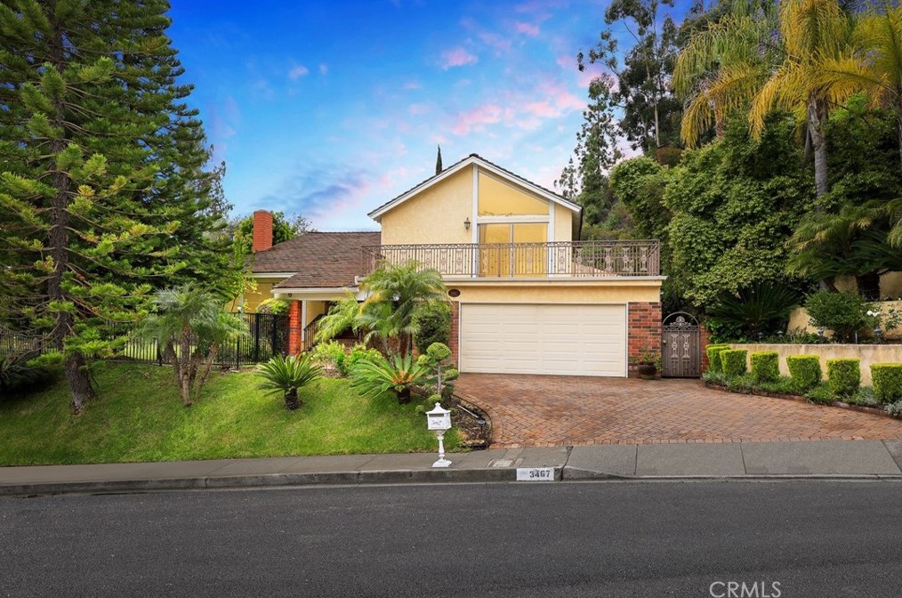 3467 Emerald Isle Dr, Glendale, CA 91206