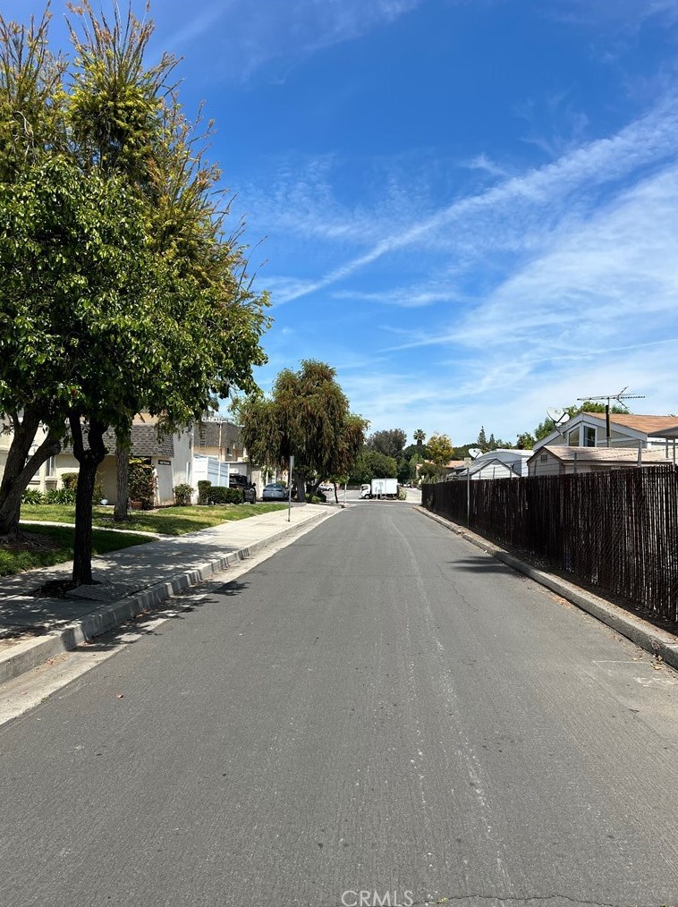 6551 Wystone Ave, Los Angeles, CA 91335-5982