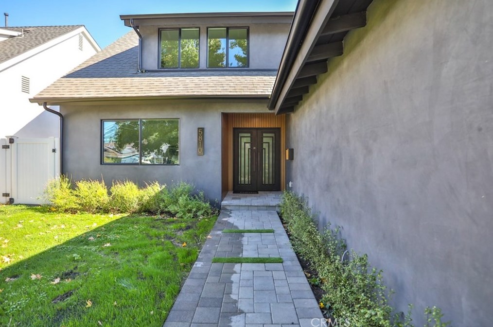 5810 Mammoth Ave, Van Nuys CA  91401-4419 exterior
