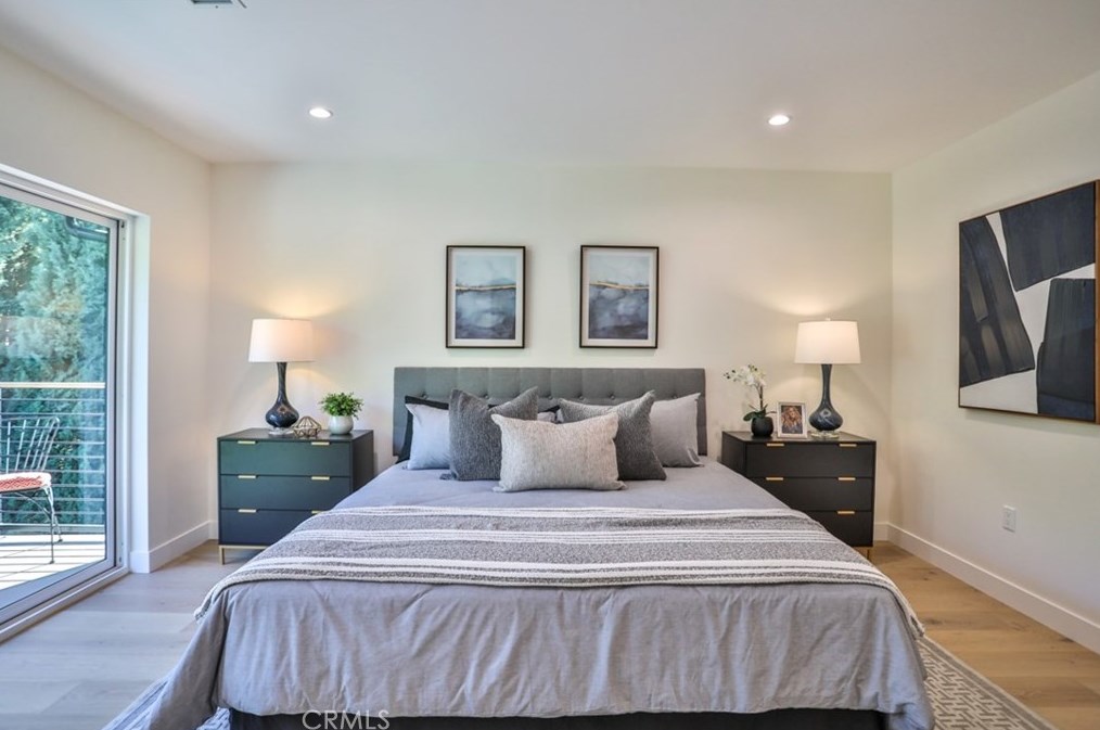 5810 Mammoth Ave, Van Nuys CA  91401-4419 exterior