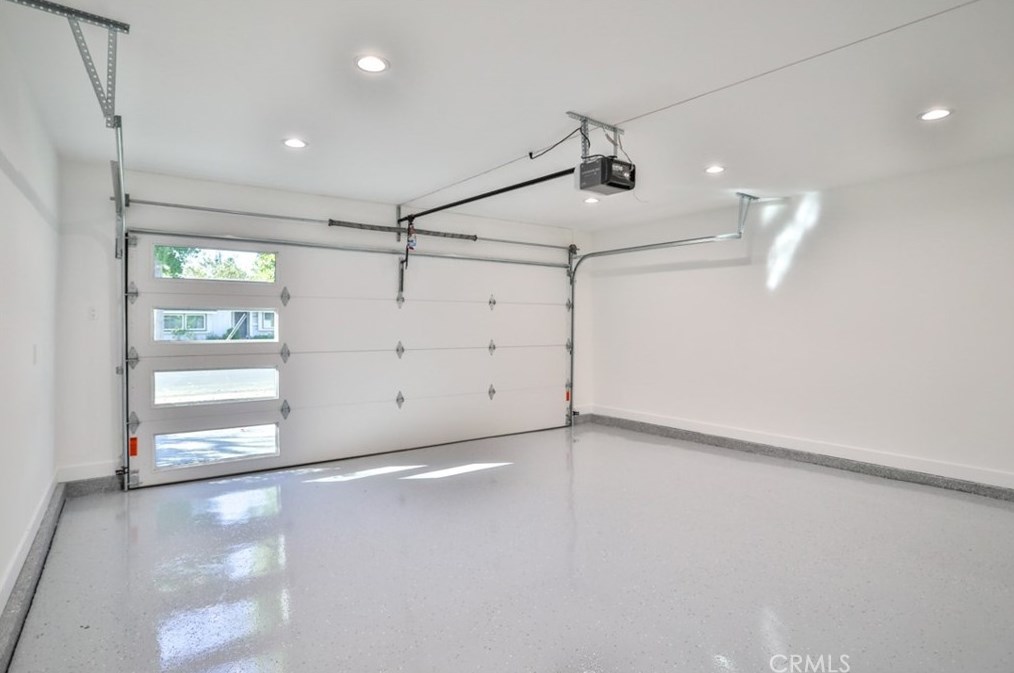 5810 Mammoth Ave, Van Nuys CA  91401-4419 exterior