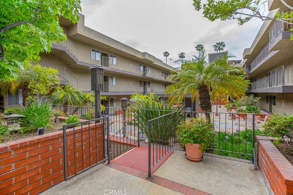 125 W Mountain St #111, Glendale, CA 91202
