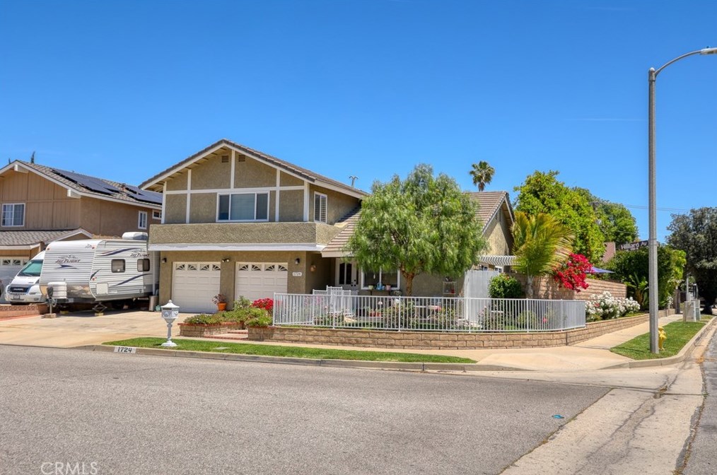 1724 Hilliard Ave, Simi Valley, CA 93063-4131