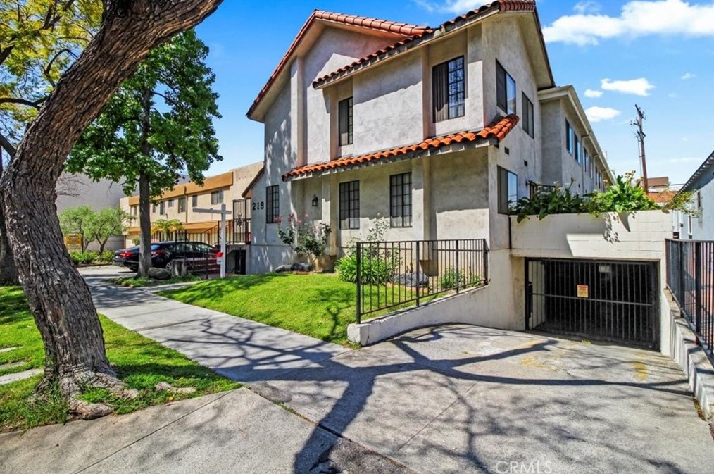219 N Isabel St #2, Glendale, CA 91206