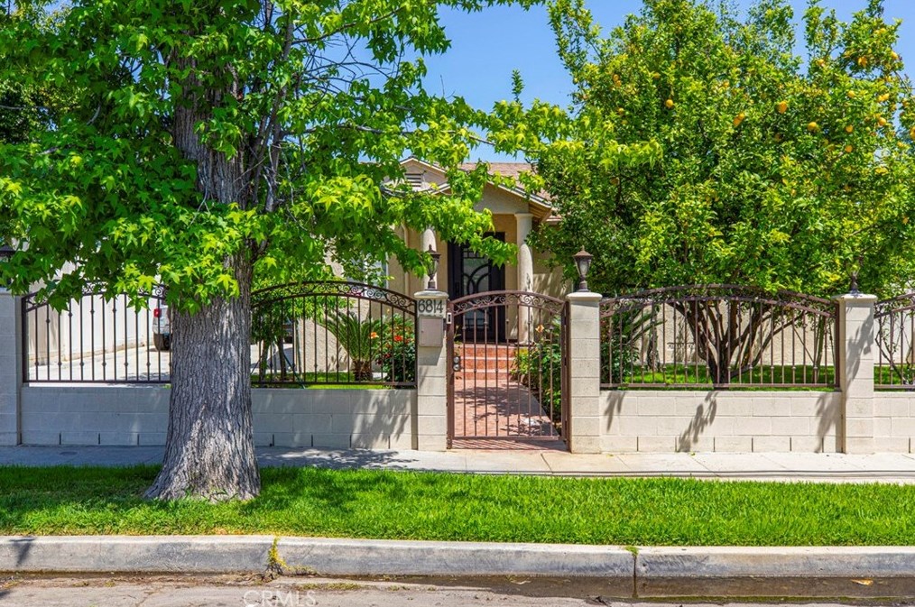 6814 Jellico Ave, Van Nuys, CA 91406-4334