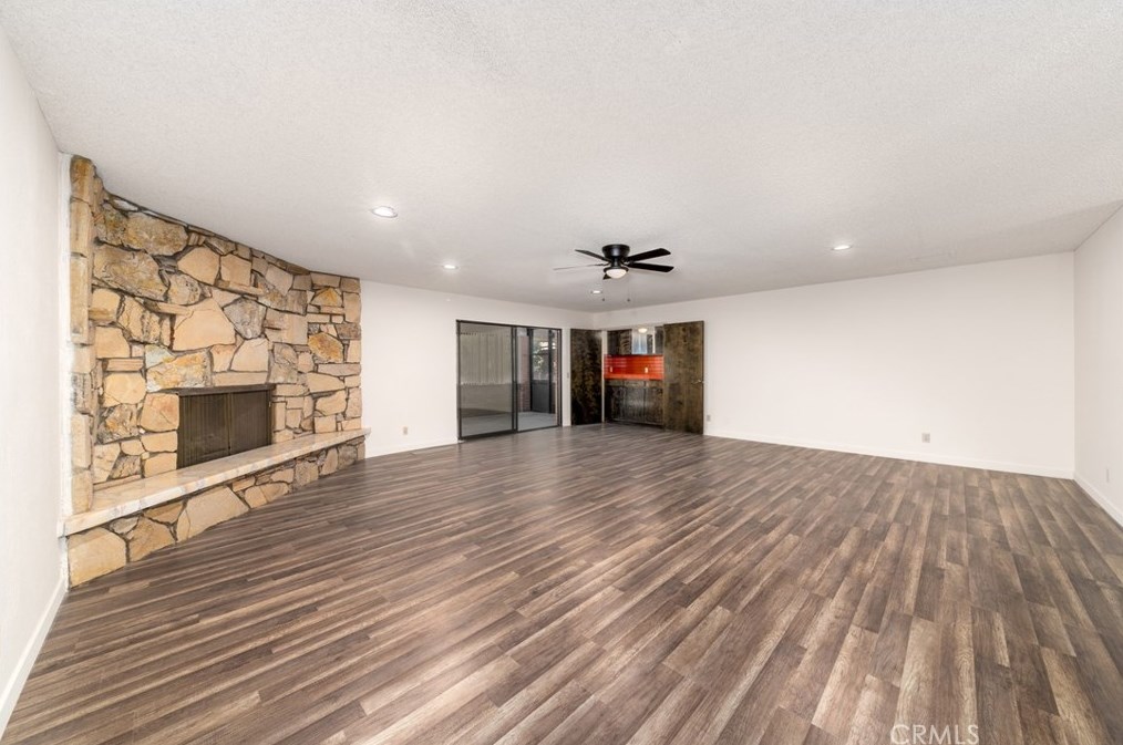 44745 Lowtree Ave, Lancaster CA  exterior