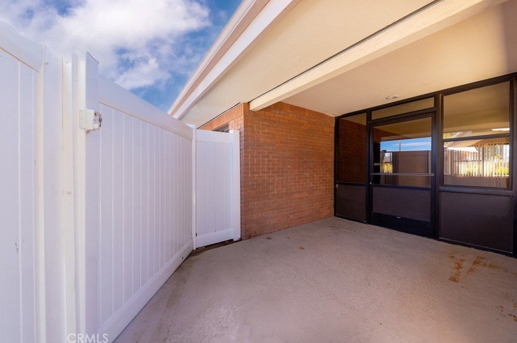 44745 Lowtree Ave, Lancaster CA  exterior