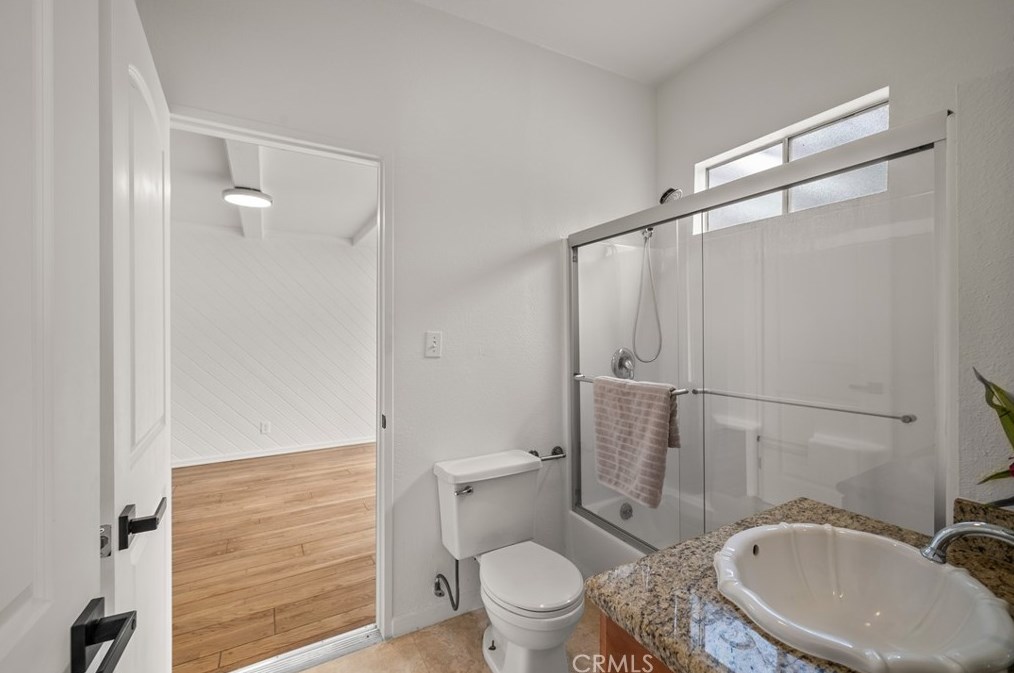 3355 Alabama St, Glendale CA 91214-1214 exterior