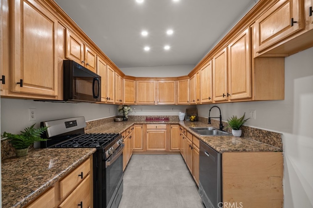 3355 Alabama St, Glendale CA 91214-1214 exterior