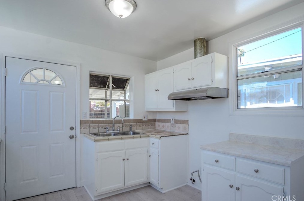 927 Hazard Ave, Los Angeles CA  90063-1253 exterior