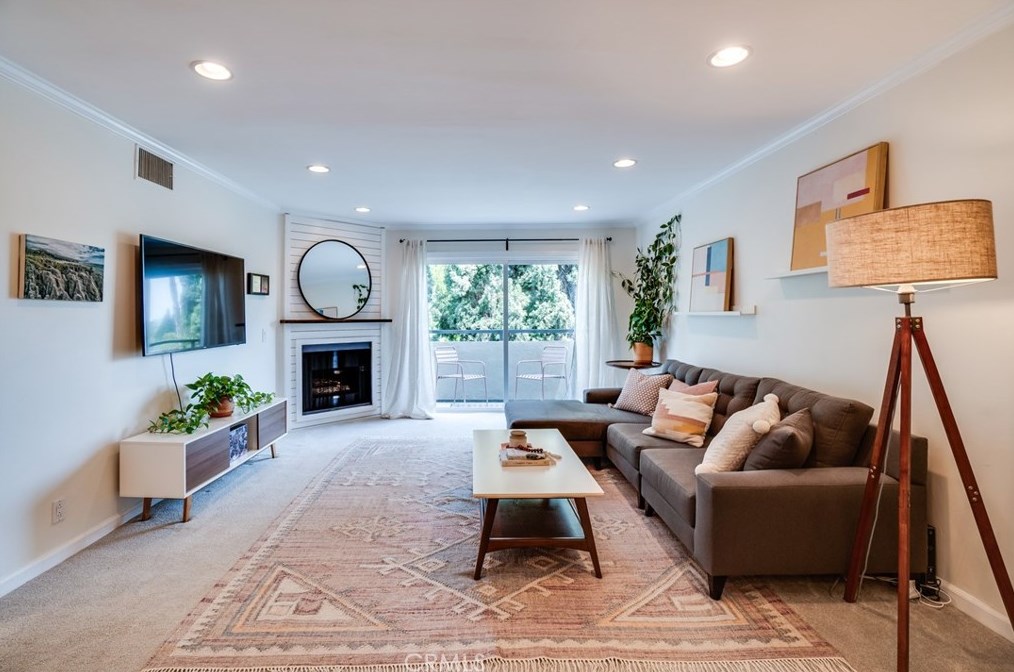 4702 Fulton Ave #303, Van Nuys, CA 91423