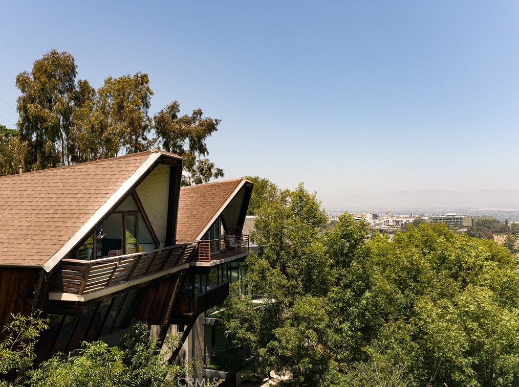 7147 Woodrow Wilson Dr, Los Angeles CA  90068-1726 exterior