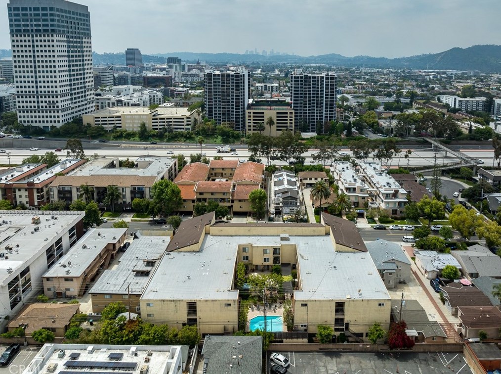 365 Burchett St, Glendale CA  91203-1331 exterior