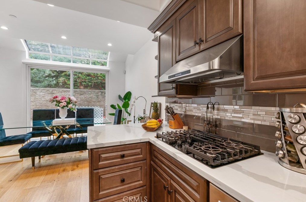 1905 Caminito De La Valle, Glendale CA 91208-3048 exterior