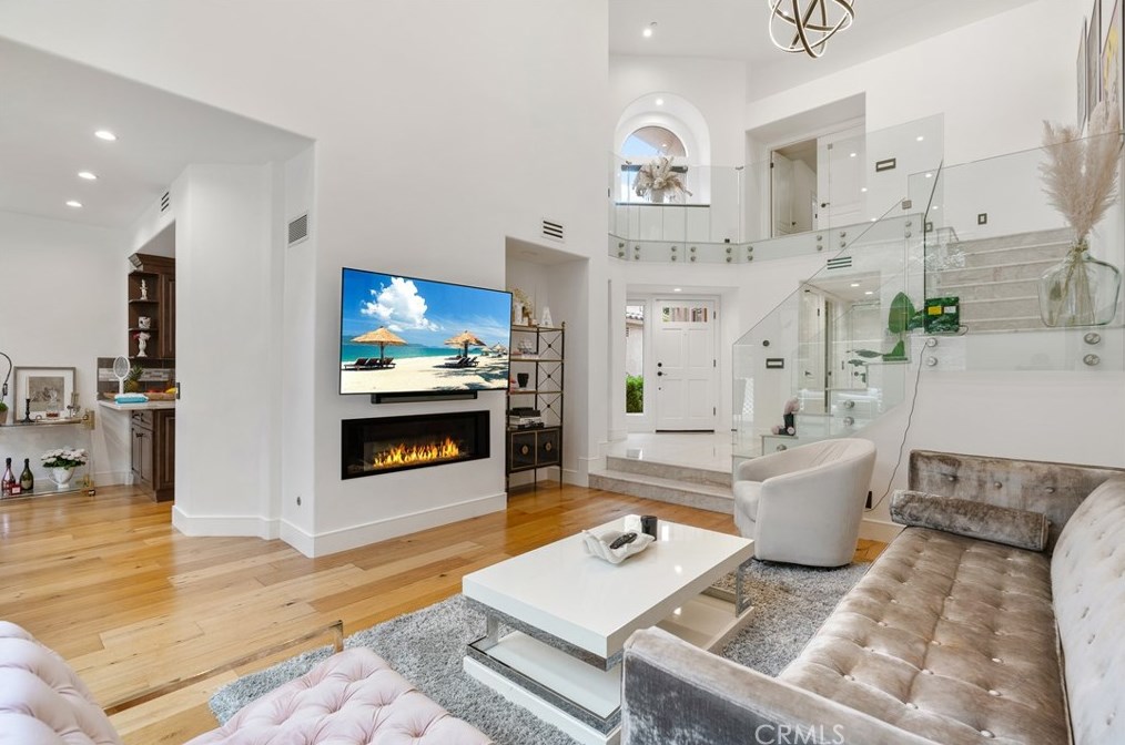 1905 Caminito De La Valle, Glendale CA 91208-3048 exterior