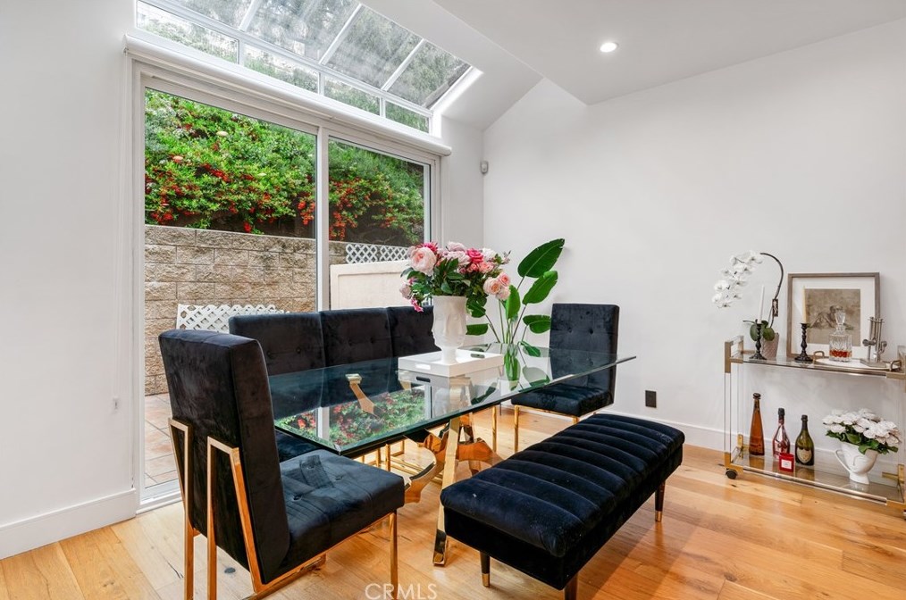 1905 Caminito De La Valle, Glendale CA 91208-3048 exterior