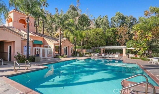 1905 Caminito De La Valle, Glendale CA 91208-3048 exterior