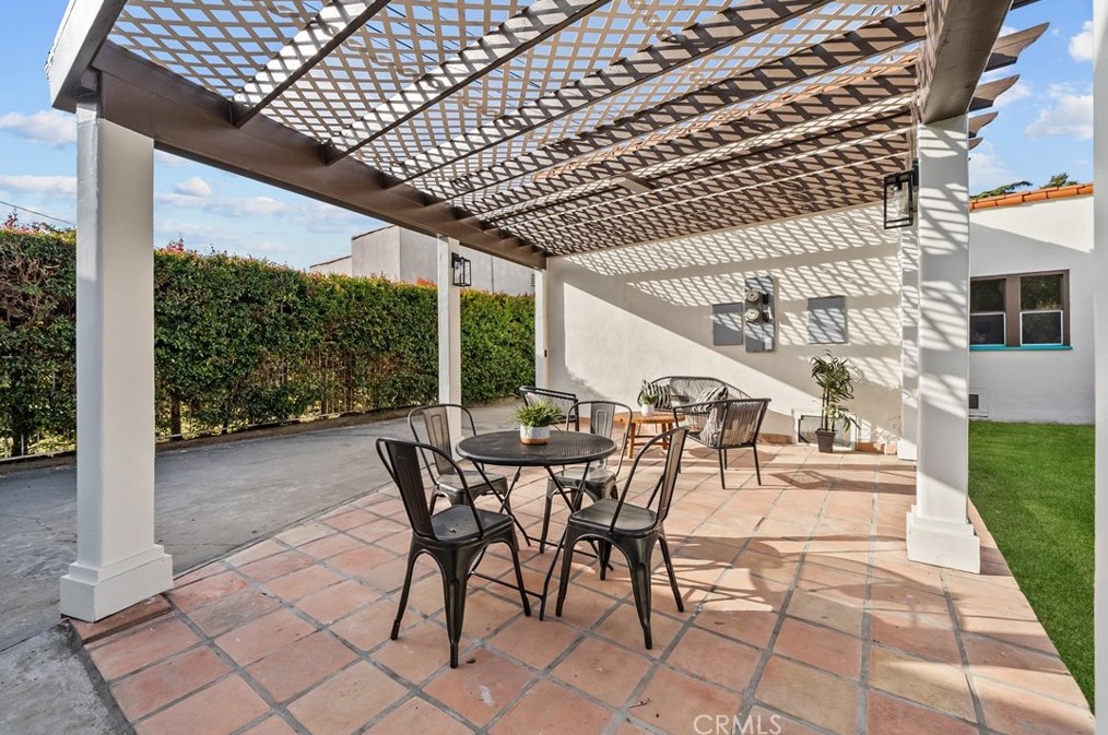 1551 Wellesley Ave, Los Angeles CA  90025-3629 exterior