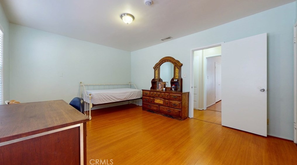 2230 Chevy Chase Dr, Glendale CA  91206-1807 exterior