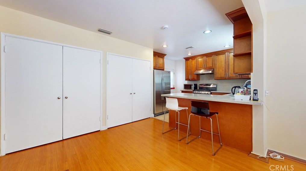 2230 Chevy Chase Dr, Glendale CA  91206-1807 exterior