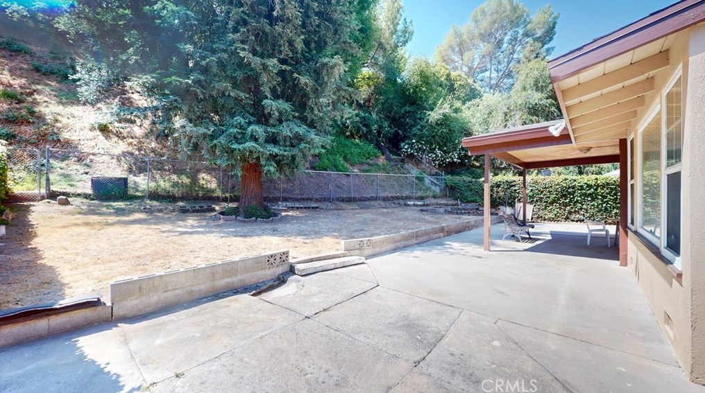 2230 Chevy Chase Dr, Glendale CA  91206-1807 exterior