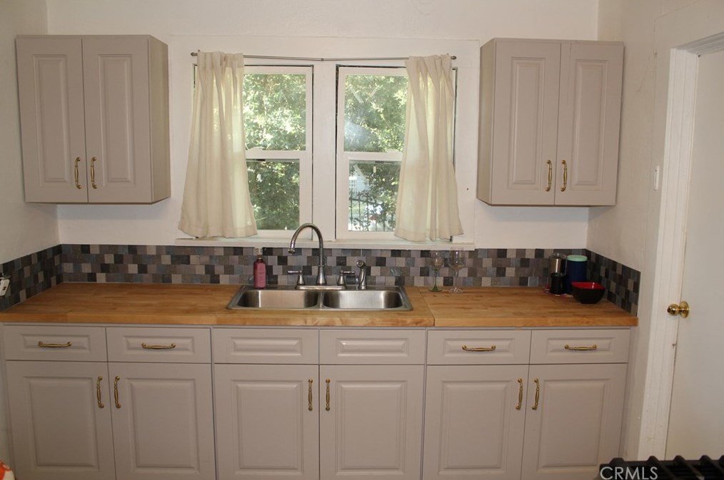 1925 Marengo Ave, Pasadena, CA 91103-1705