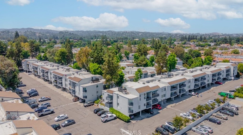 18645 Hatteras St, Los Angeles CA  91356-1803 exterior