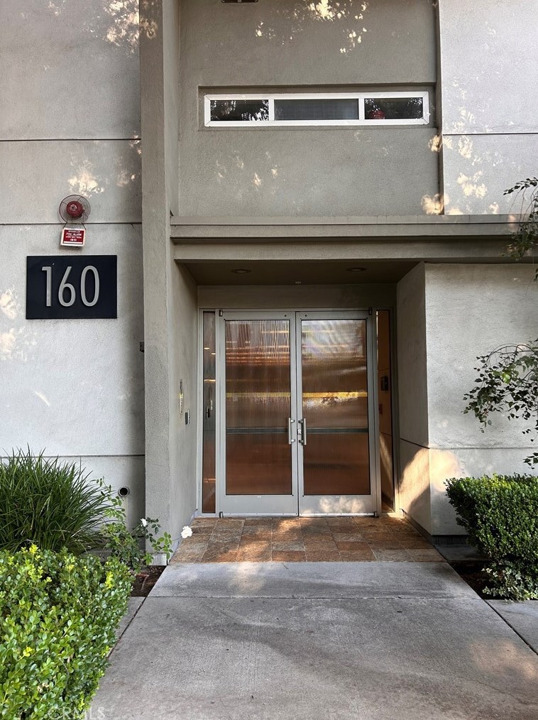 160 S Hudson Ave #301, Pasadena, CA 91101