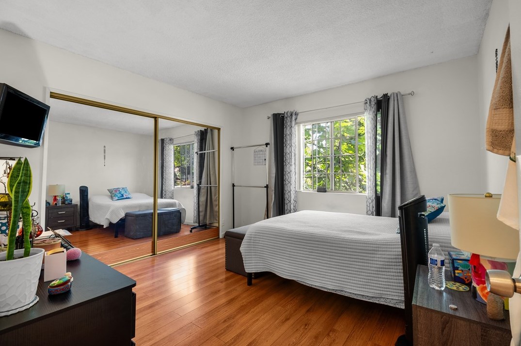 712 Doran St, Glendale CA  91203-0015 exterior