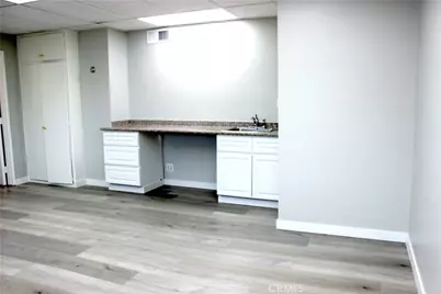 303 S Glenoaks Boulevard, Burbank, CA 91502 - Photo 10