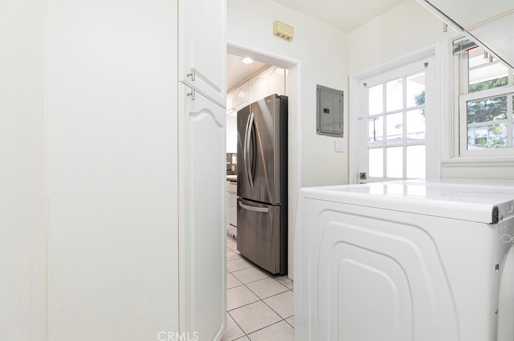 812 Doran St, Glendale CA  91203-0015 exterior