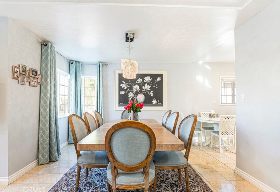 812 Doran St, Glendale CA  91203-0015 exterior