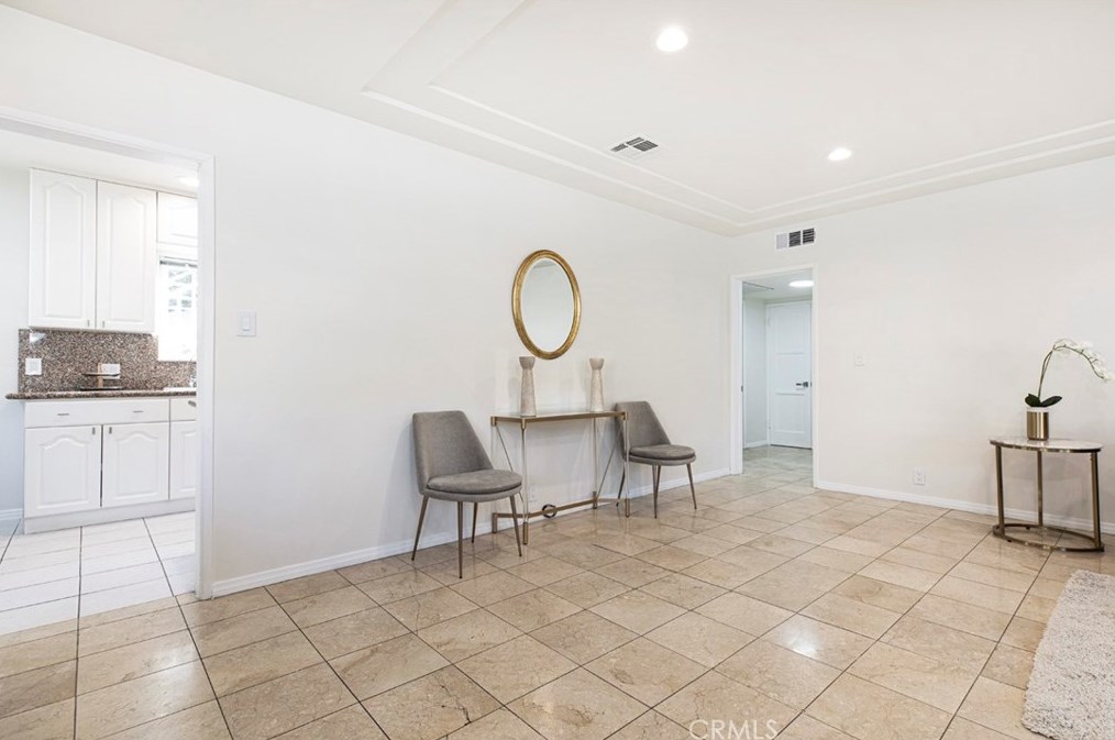 812 Doran St, Glendale CA  91203-0015 exterior