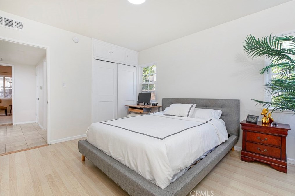 812 Doran St, Glendale CA  91203-0015 exterior