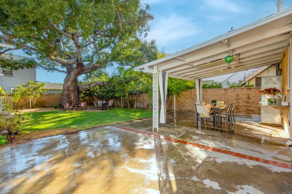 812 Doran St, Glendale CA  91203-0015 exterior