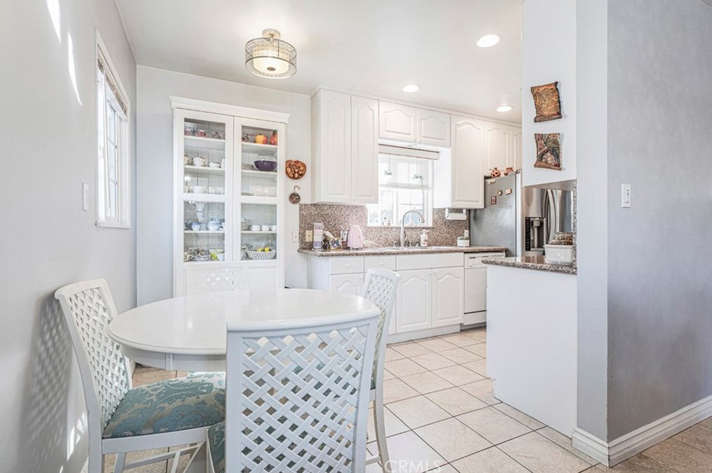 812 Doran St, Glendale CA  91203-0015 exterior