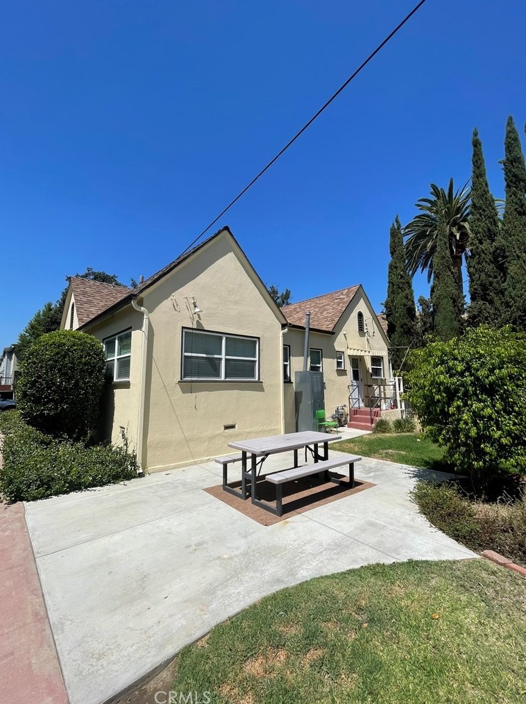 1052 Linden Ave, Glendale, CA 91201-4658